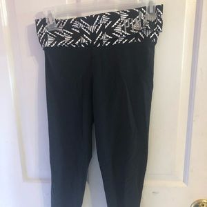CROPPED LEGGINGS FROM PINK WITH JEWELED LOGO